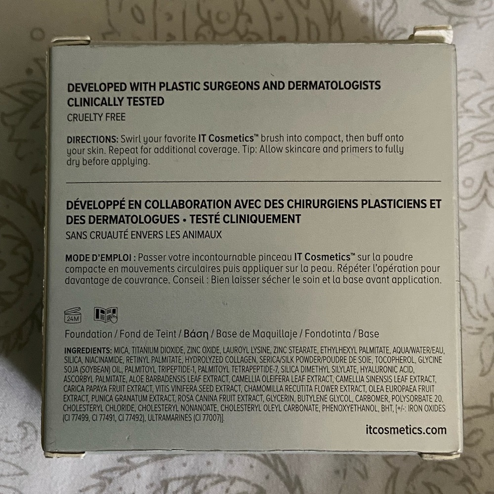 IT Cosmetics Black and Cream Celebration Foundation In Fair - Picture 2 of 9